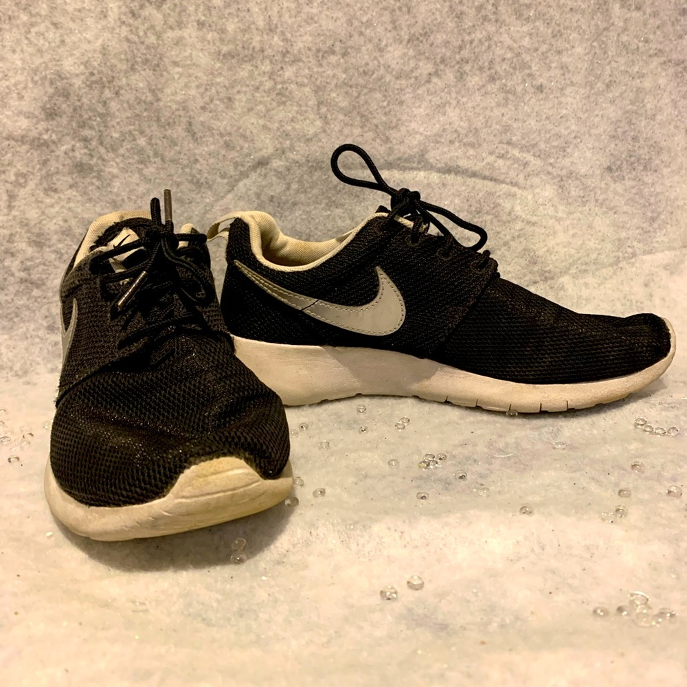 Nikes sneakers
